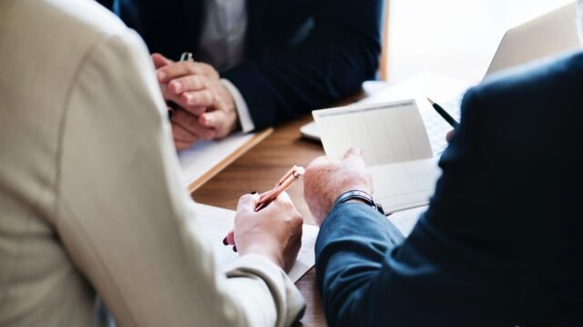 UBS passa a exigir proficiência em IA na contratação de estagiários e trainees a partir do ciclo 2027