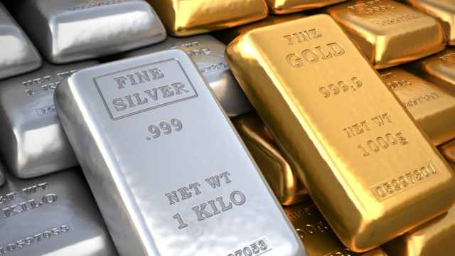 Ouro fecha a US$ 4.460,70 e prata dispara 2,45% com aversão a risco